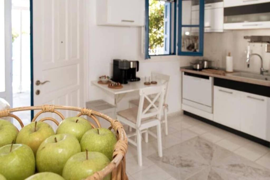 Zen Milos Green Apple Pollonia ภายนอก รูปภาพ